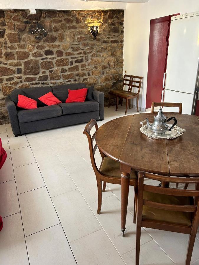 Gite Independant En Duplex Proche Mer Cote De Granit Rose Pleubian エクステリア 写真